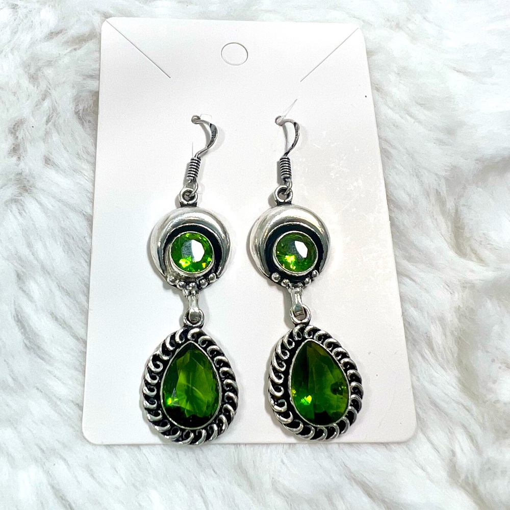 Peridot 925 Synthetic Gemstone  Earrings - Picture 2 of 4